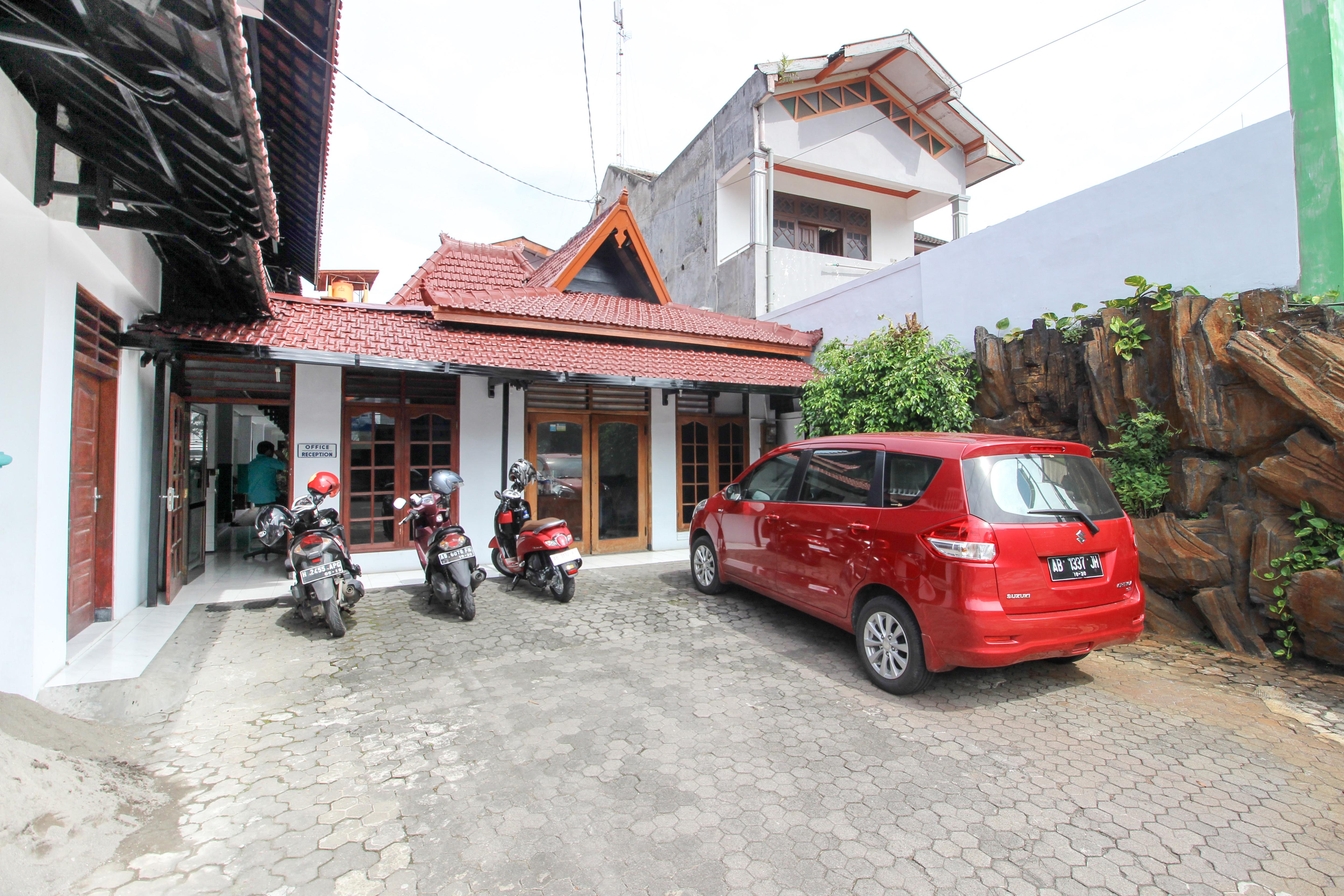 Reddoorz Plus Near Alun Alun Selatan Yogyakarta Luaran gambar